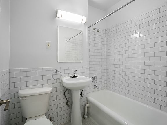 4th image of 24 5th Ave APT 427