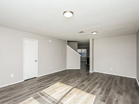 5th image of 8304 Cutter Hill Ave