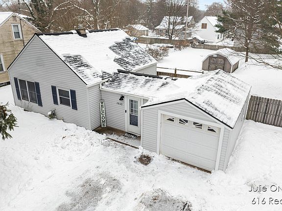 3rd image of 3645 Benjamin Ave NE