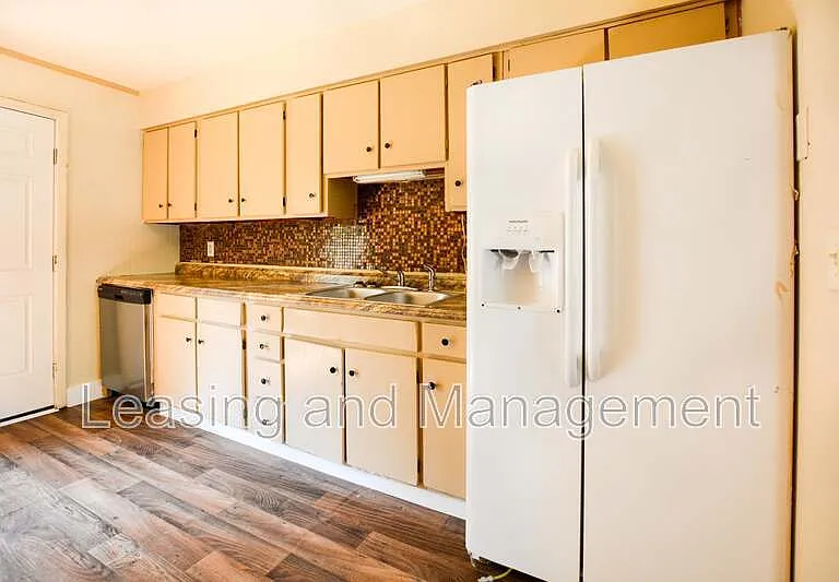 1045 Harbor View Rd #A — Photo 3