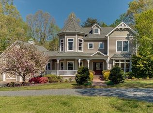 550 Stirrup Downs Ln, Columbus, NC 28722