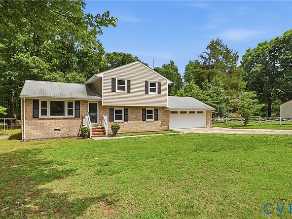 2nd image of 2915 Lakeside Dr