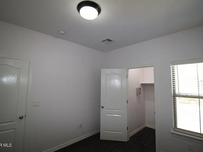620 Adrian Arellano St W — Photo 76