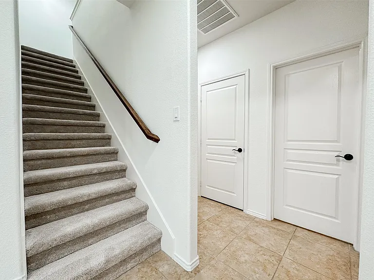 25322 Alverstone Dr — Photo 31