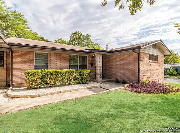 4th image of 703 Wayside Dr