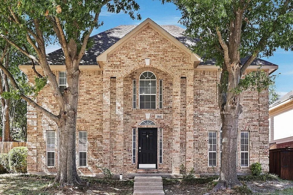 5 bed, 3.5 bath, 2857 sqft, $2,885 — Photo 1