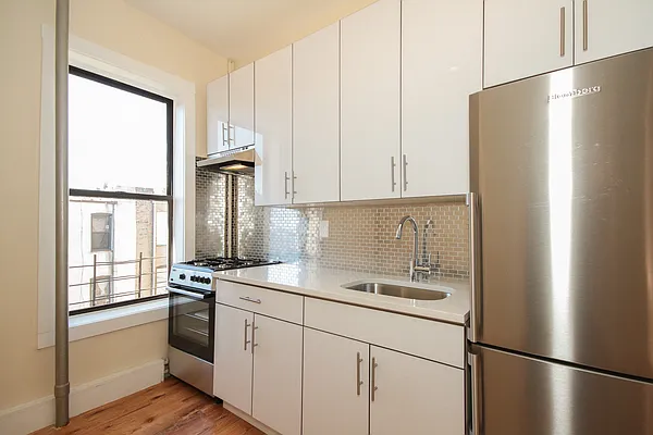 Rented by Evergreen Apartments BK | media 46