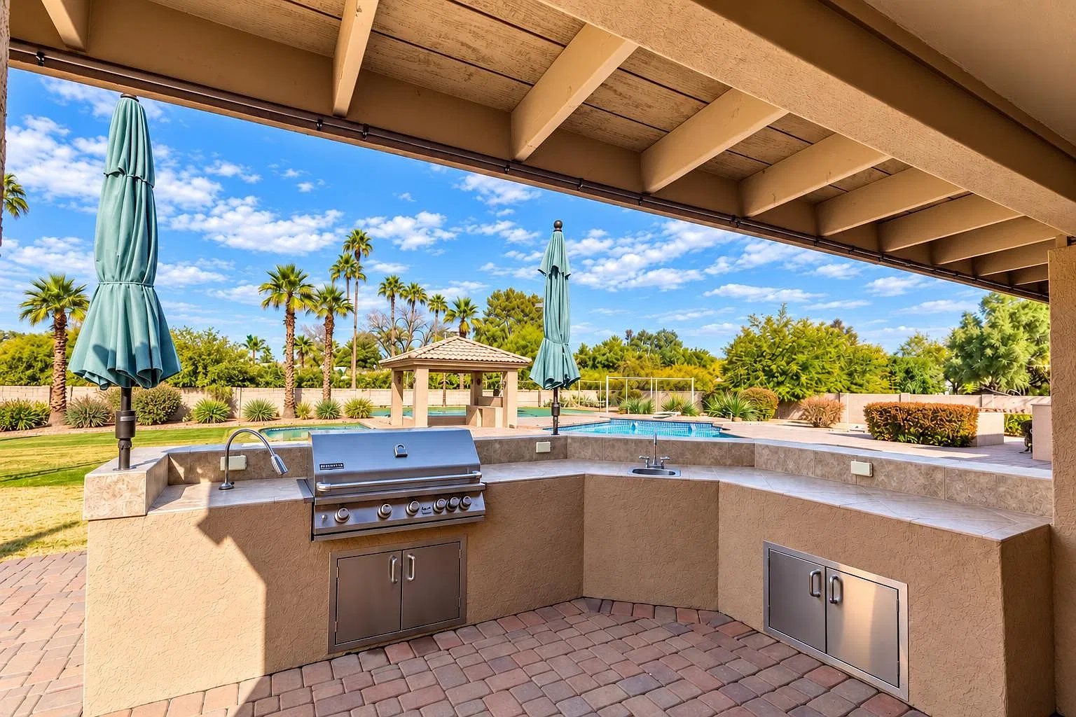 4 bed, 2.5 bath, 2858 sqft, $7,450 — Photo 4