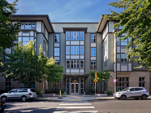 2270 NW Savier St APT 103
