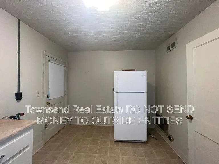 507 Martine Rd #3 — Photo 5