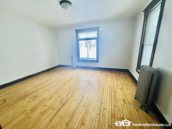 3rd image of 323 30th Ave N #1