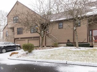 5 Sterling Pl #5, Monroe, CT 06468