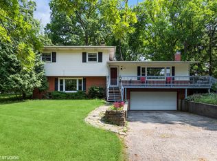 3707 N Oak Knoll Rd, Crystal Lake, IL 60012