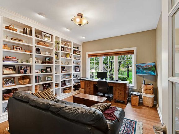 3rd image of 2268 Hill Ln