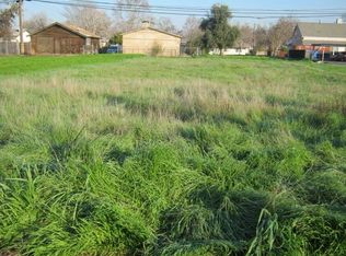 27 E Whitesbridge Ave, Fresno, CA 93706