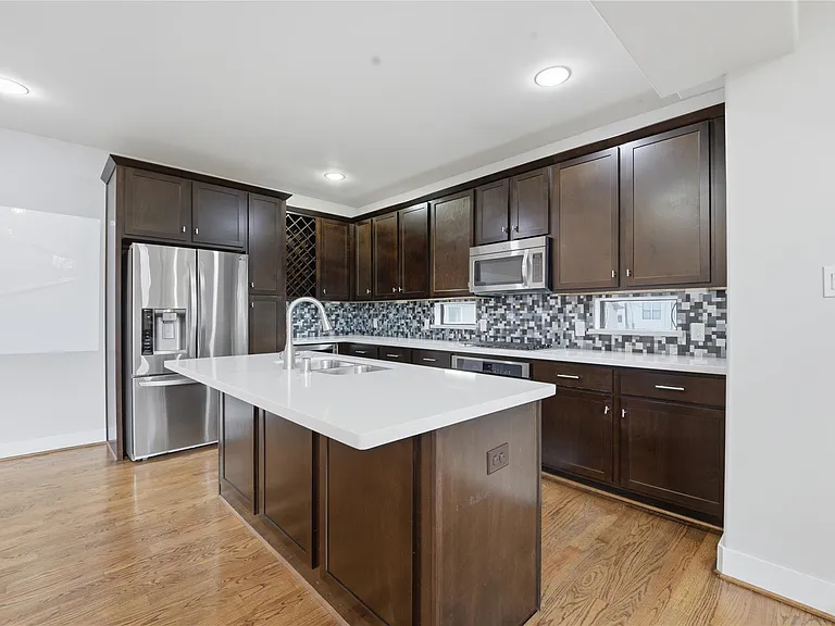 1420 Wilson St — Photo 24