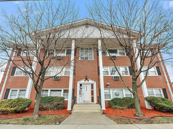 4247 Amelia Ave APT 1A, Lyons, IL 60534