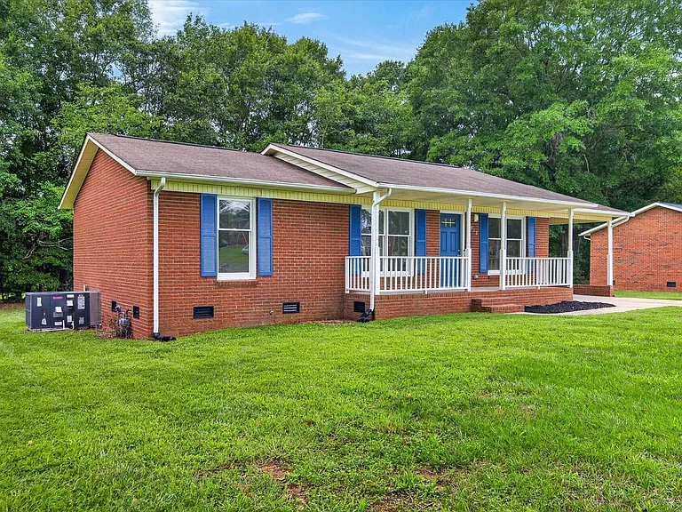 912 Kearney Dr — Photo 5