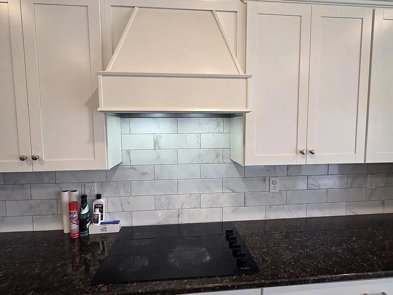 2105 Thornbury Cv — Photo 9