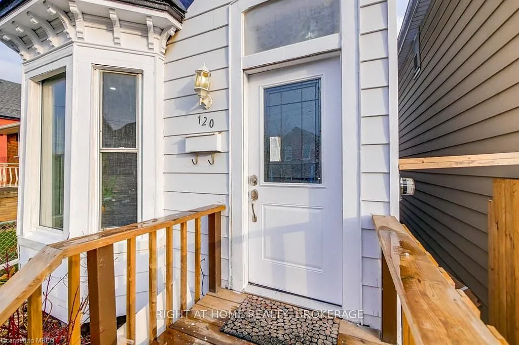 3 bed, $2,500 — Photo 2