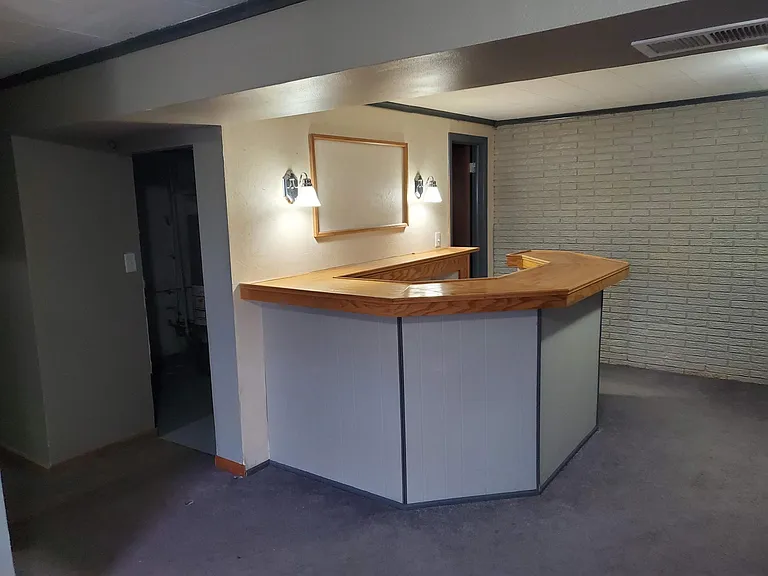 9060 Oakwood Dr — Photo 16