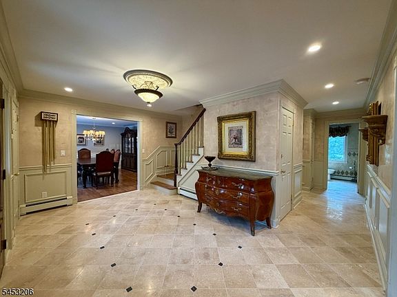 3rd image of 92 Cheyenne Way
