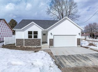 302 W 5th St, McCammon, ID 83250