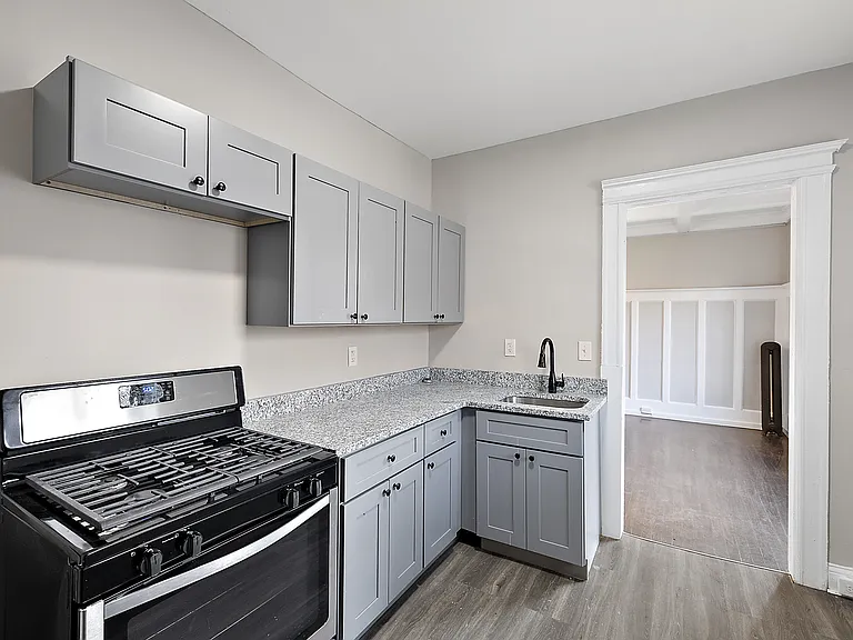 68 E Willis St #4 — Photo 10