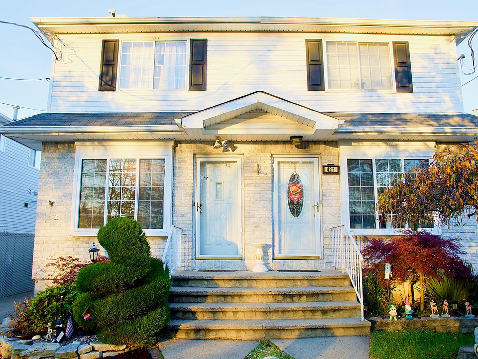 1st image of 419 Quintard St