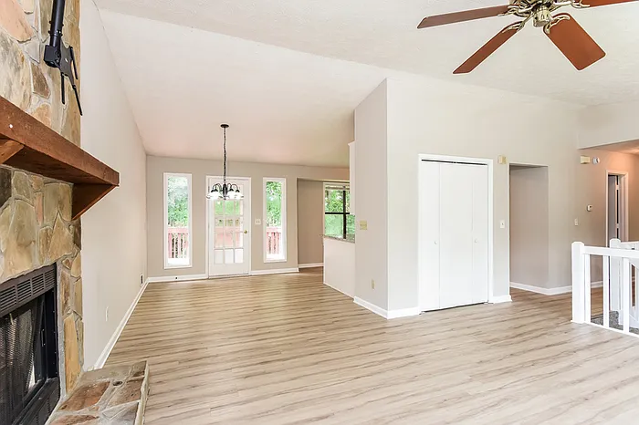 5975 Wellborn Trl — Photo 6