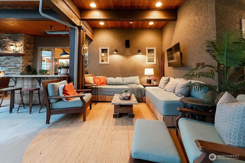3rd image of 100 Ridgeview Drive