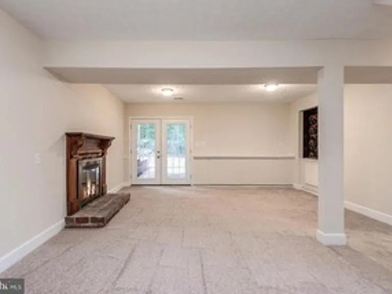 1013 Eastern View Dr — Photo 6