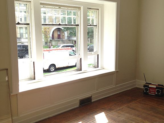 4th image of 142 Lafayette Ave