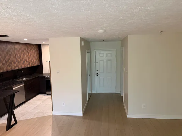 8 Russell Ave Unit 308, Gaithersburg, MD 20877