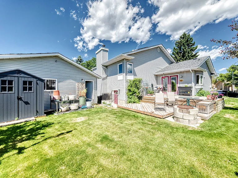 80 McKerrell Close SE — Photo 40