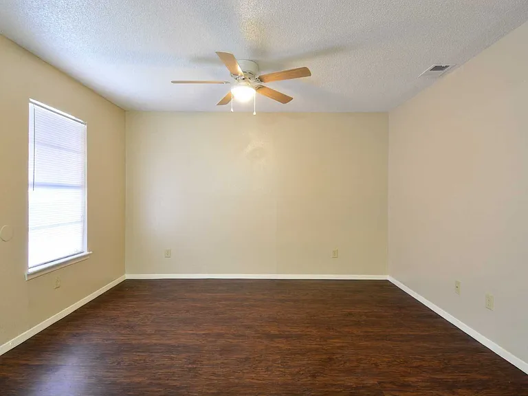 Crossings Apartments — Photo 22