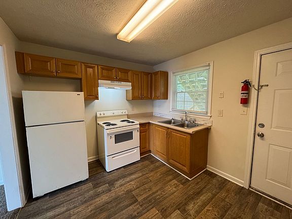 3rd image of 2990 Line St APT 2