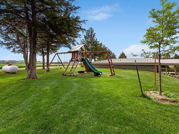 5th image of 8306 E Castleton Rd