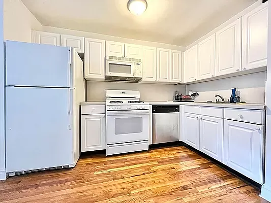 Rented by Keller Williams NYC | media 16