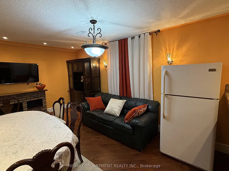 2 Pineridge Dr — Photo 5