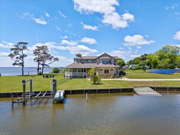 110 Barnes Ln, Knotts Island, NC 27950