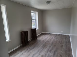 125 S Main St N, Burlington, IL 60109
