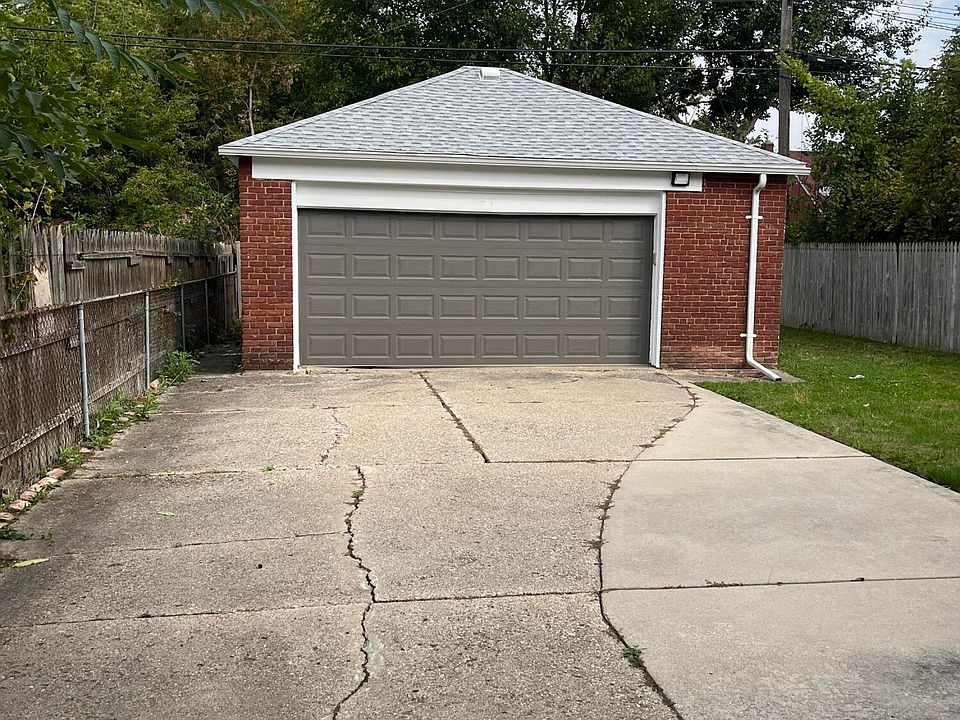 2nd image of 16461 Fairmount Dr