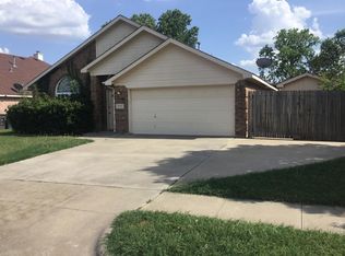 8700 Saranac Trl, Fort Worth, TX 76118