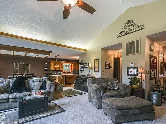 4th image of 55 Kensington Dr