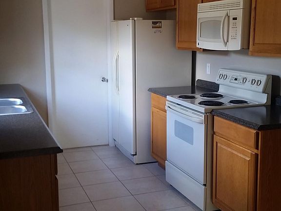 3rd image of 215 S Bel Aire Dr