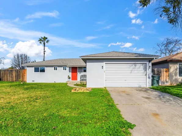 647 W Dennis Dr, Clovis, CA 93612