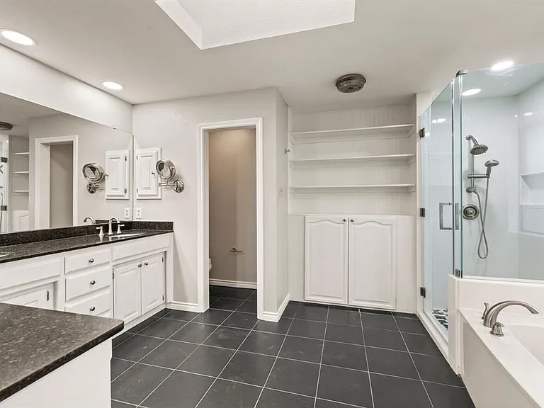 1000 Raven Bend Ct — Photo 23