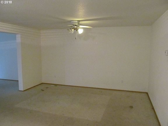 5th image of 2803 NE 116th Ave