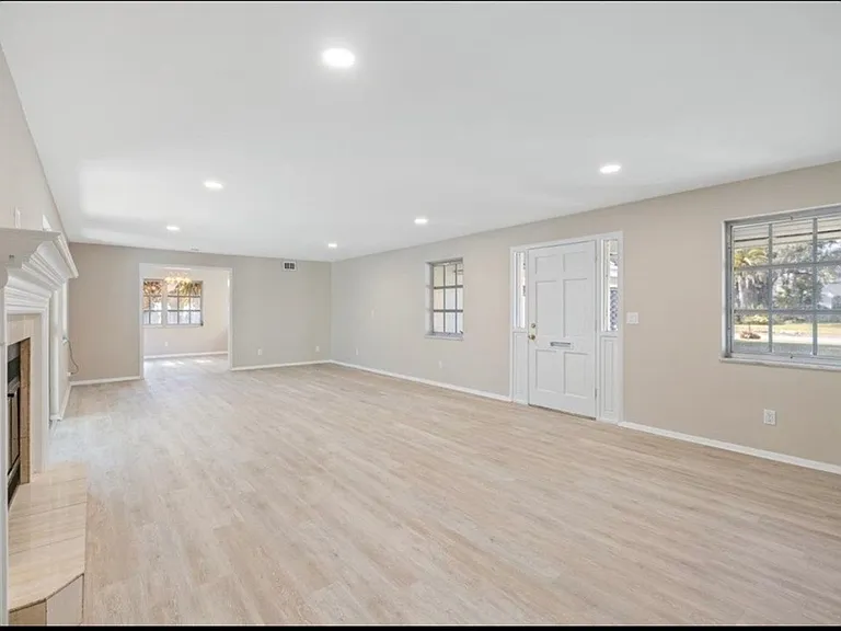 835 Royal Palm Pl — Photo 7